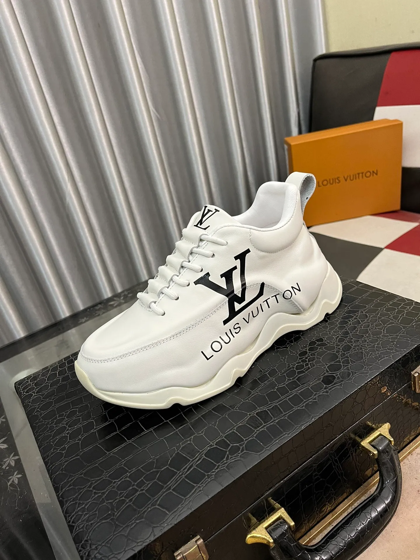 Men's shoes 💰640⌚️⌚️ (GUCCI) Gucci official website men's casual shoes synchronization style, the upper is made of cowhide with imported new brand elements Gucci, showing a good atmosphere, simple design and slip-on style, super versatile, 🐷 leather lining, rubber outsole, size 38-44